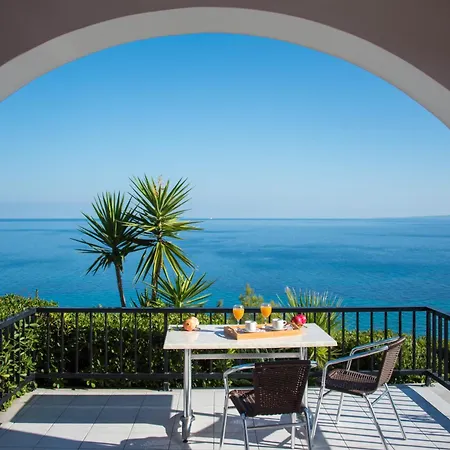 Aparthotel Levante 2*